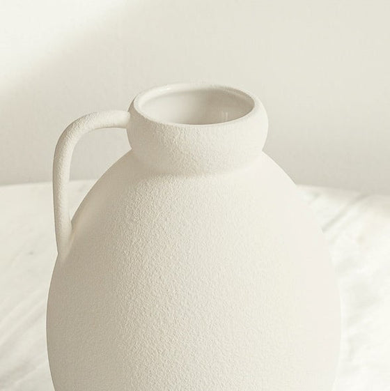 vase white